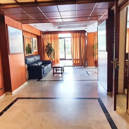 Apartment Stunning On The Beachfront With Sea Views In Center.
