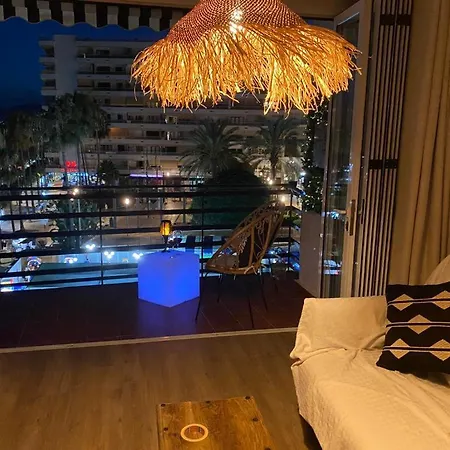 Stunning On The Beachfront With Sea Views In Center. Apartment *
