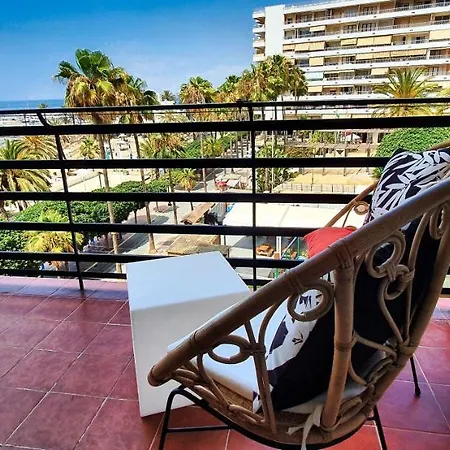アパート Stunning On The Beachfront With Sea Views In Center. マルベーリャ